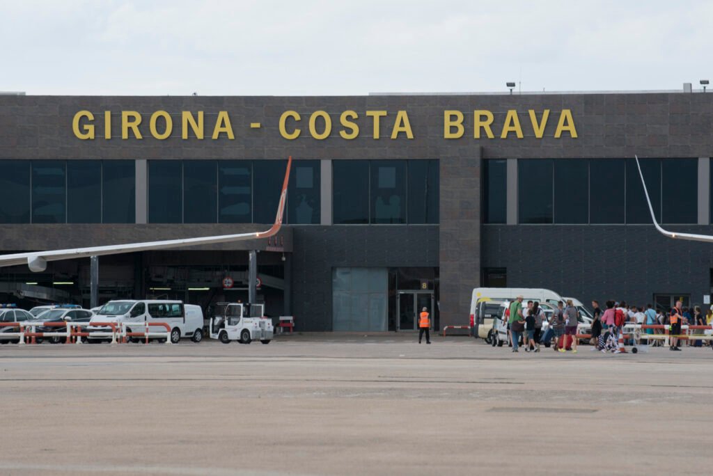 Girona and Reus airport transfer to Barcelona – private van at hotel drop-off