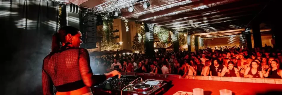 Use Barcelona private transfer from hotel or airport to the festival zone